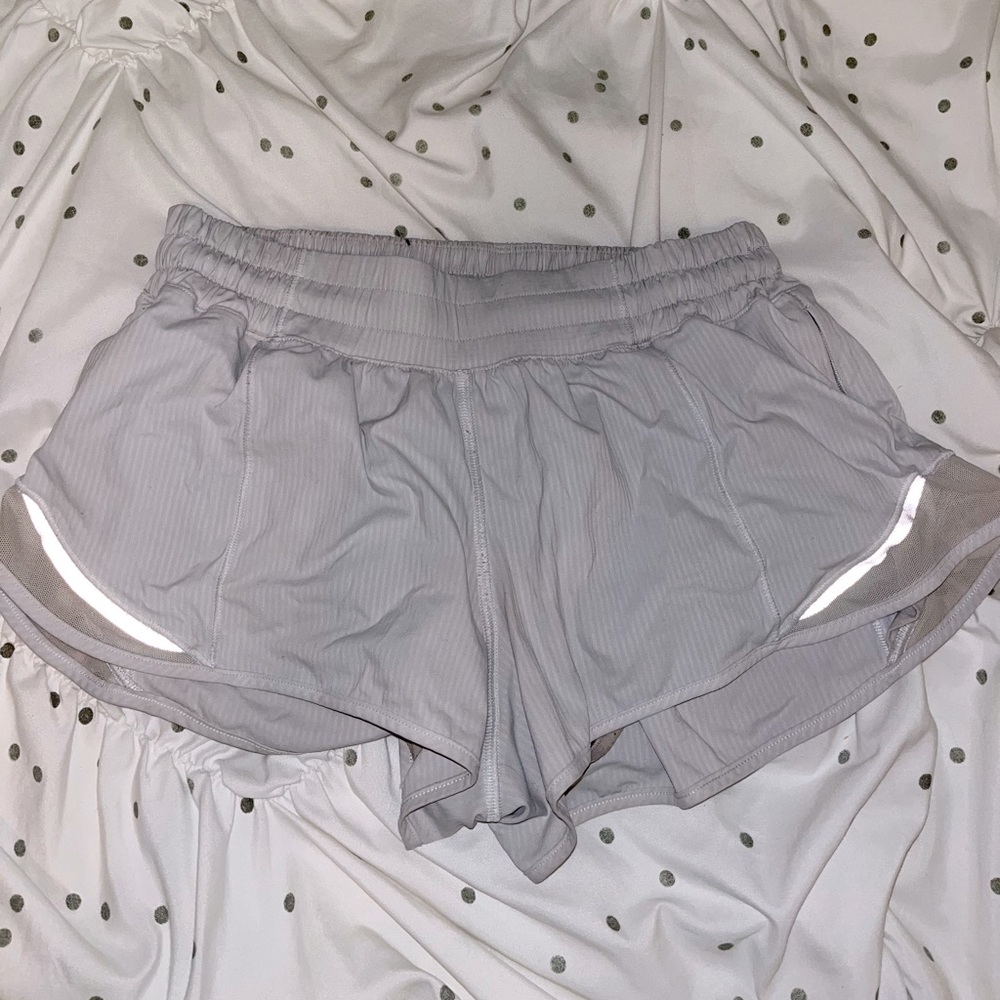 White lululemom shorts 4 2’5